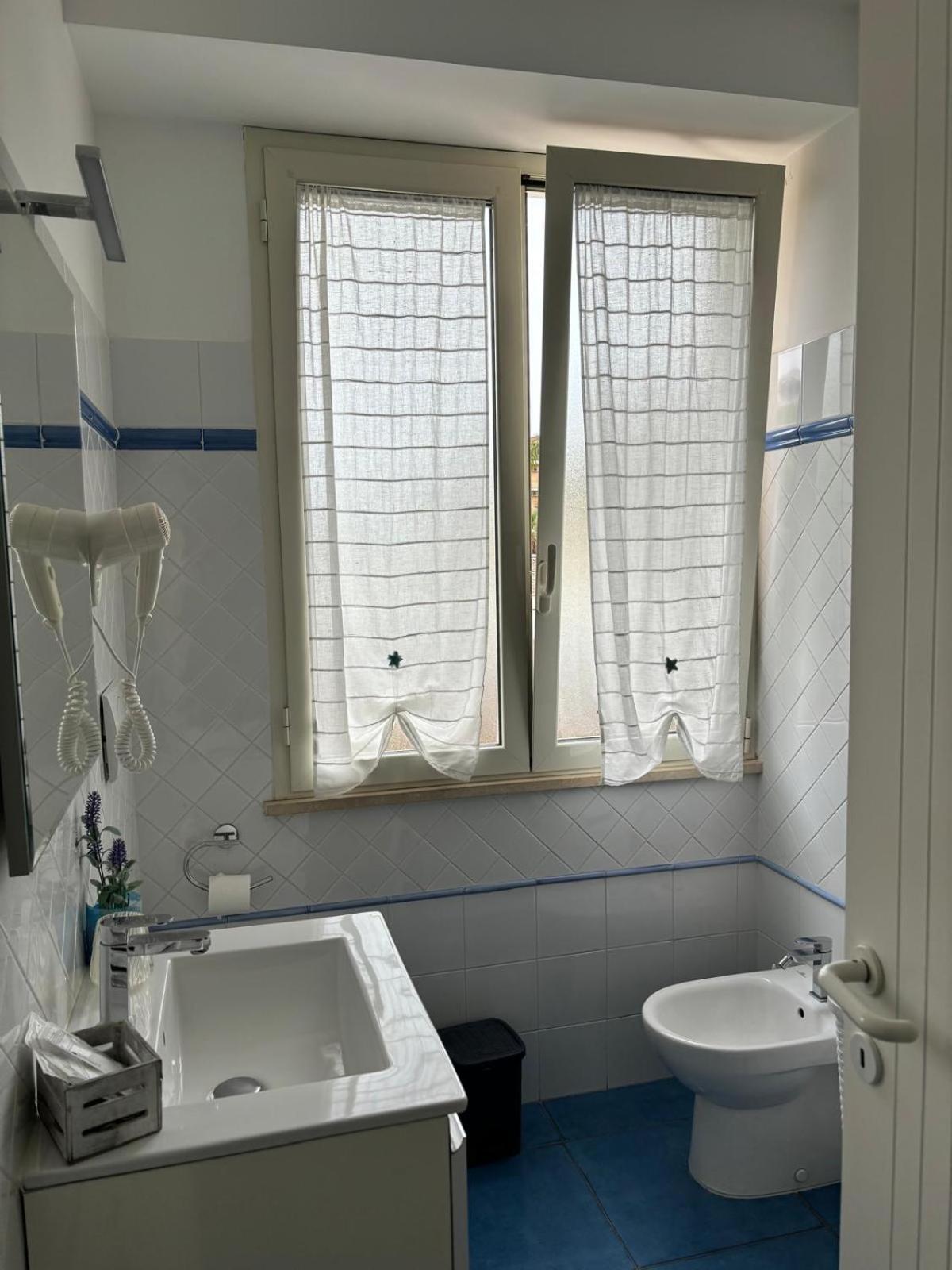 Acca Residence Terracina Bagian luar foto